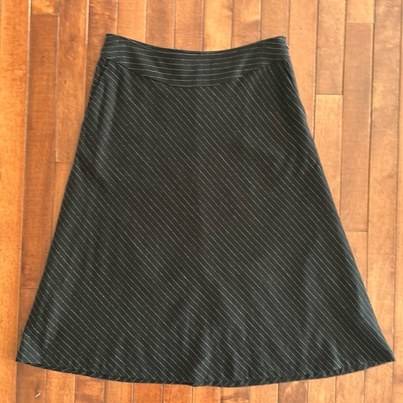 Banana Republic Dresses & Skirts - Banana Republic Women's Midi Black Wool Skirt Size 2
